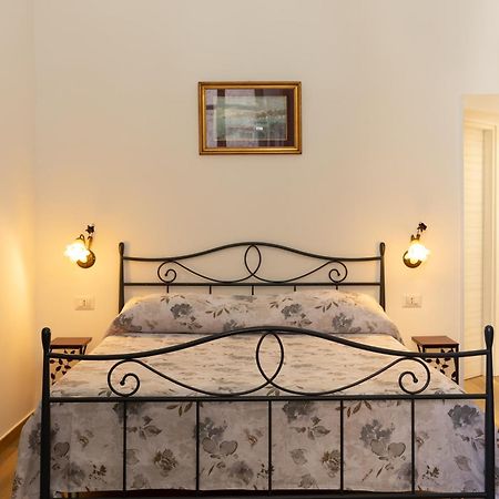 B&B Palazzo Sersale Napoli Nápoles Exterior foto
