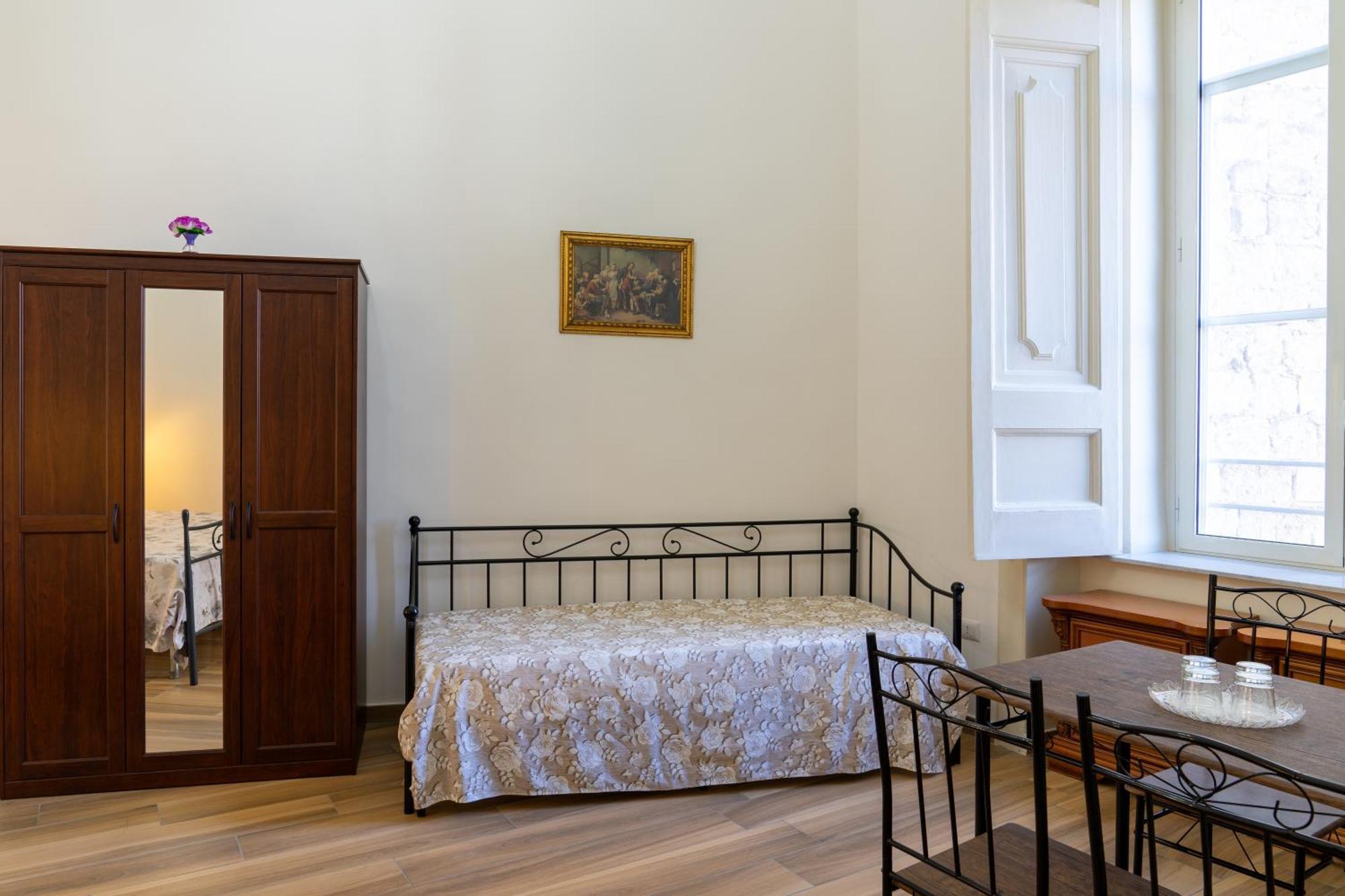 B&B Palazzo Sersale Napoli Nápoles Exterior foto